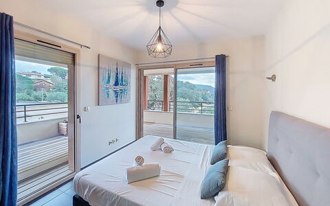 Agnaredda: Mobilia, Interior Design, Pavimento, Pavimentazione, Soffitto, Camera, Appartamento, Camera Da Letto, Letto, Sedia