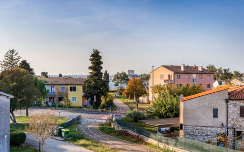 Villa Ricardo: Cielo, Blu, Zona Residenziale, Quartiere, Casa, Paesaggio, Casa, Insediamento Umano, Sobborgo, Pole