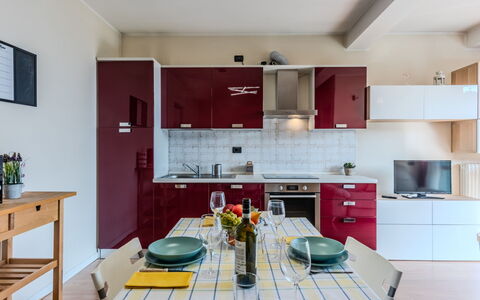 Sant'Anna: Elettrodomestico Da Cucina, Cucina, Interior Design, Pavimentazione, Cabinetry, Mobilia, Apparecchio Major, Soffitto, Legna, Controsoffitto