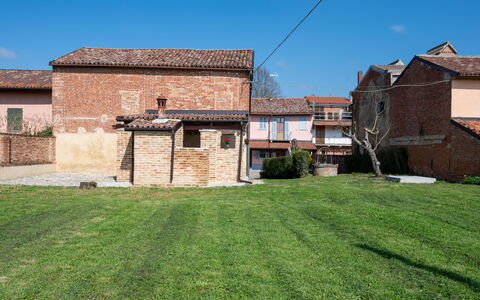 Penango 200: Zona Residenziale, Casa, Casa, Porta, Appartamento, Sobborgo, Balcone, Cortile, Cortile, Driveway