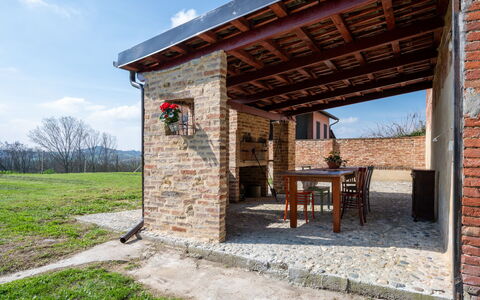 Penango 200: Zona Residenziale, Casa, Casa, Porta, Appartamento, Sobborgo, Balcone, Cortile, Cortile, Driveway
