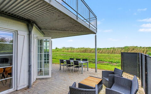 Babo - 250M from the Sea: Portico, Balcone, Estate, Shade, Deck, Corrimano, Illuminazione Diurna, Villa, Recinzione