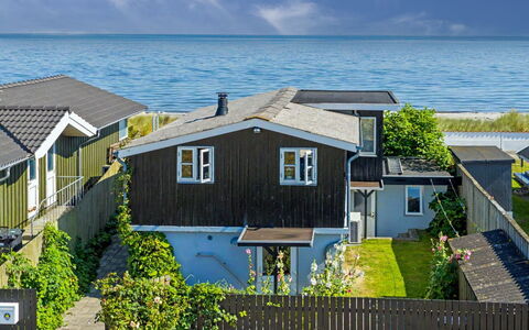 Nedelko - 20M from the Sea: Casa, Zona Residenziale, Tetto, Casa, Mare, Costa, Villetta, Oceano, Estate, Balcone