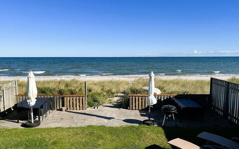 Nedelko - 20M from the Sea: Cielo, Costa, Mare, Mobilia, Costiera E Morfologie Oceanic, Spiaggia, Mobili Da Esterno, Oceano, Riva, Sedia