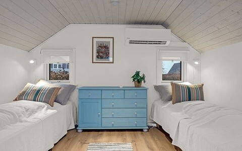 Solvejg - 280M from the Sea: Mobilia, Interior Design, Pavimentazione, Pavimento, Camera Da Letto, Legna, Soffitto, Letto, Camera, Illuminazione
