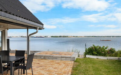 Yngvy - 10M from the Sea