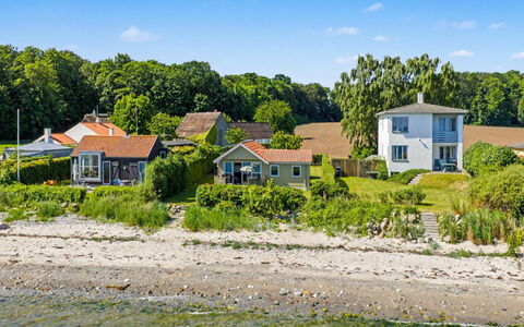 Astrath - 10M from the Sea: Casa, Casa, Villetta, Paesaggio, Tetto, Costiera E Morfologie Oceanic, Costa, Estate, Riva