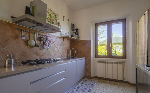 La Torre sul Ponte, Seaview, Garden: Cucina, Elettrodomestico Da Cucina, Apparecchio Major, Interior Design, Legna, Controsoffitto, Pavimentazione, Elettrodomestico, Cucina Stufa, Camera