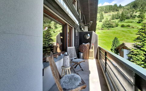 Chez Gredia: Casa, Appartamento, Balcone, Villetta, Latifoglie, Portico, Design, Sedia, Villa, Pianta Della Casa