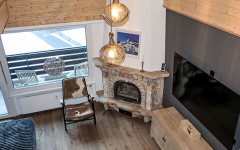 Chez Gredia: Legna, Mobilia, Interior Design, Pavimentazione, Casa, Camera, Soggiorno, Pavimento, Focolare, Soffitto