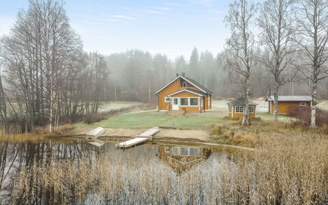 Joutsenranta: Albero, Casa, Paesaggio Naturale, Villetta, Area Rurale, Casa, Riflessione, Log Cabin, Stagno