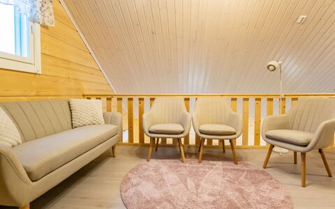 Joutsenranta: Mobilia, Pavimentazione, Pavimento, Interior Design, Legna, Pavimento In Legno, Soggiorno, Camera, Divano, Pavimento Laminato