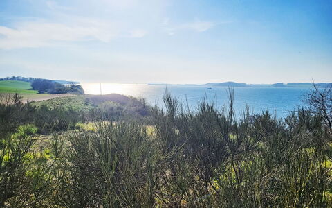 Bungalow 33: Cielo, Blu, Acqua, Verde, Erba, Vegetazione, Paesaggio Naturale, Orizzonte, Ecoregione