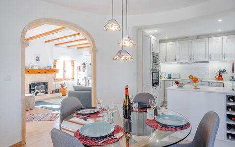Sol & Sal: Interior Design, Lampada, Pavimentazione, Mobilia, Soffitto, Pavimento, Illuminazione, Camera, Casa, Cucina