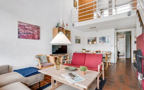 Melle - 500M from the Sea: Tetto, Casa, Casa, Villetta, Porta, Raccordo, Deck, Portico, Plank, Latifoglie
