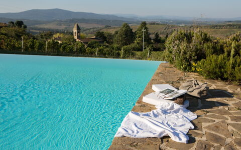 Podere Sangiovese, Pool and View in Chianti: Blu, Piscina, Materiale Composito, Ricorrere, Terme, Giochi D'Acqua, Resort Citta ', Hacienda, Eco Hotel
