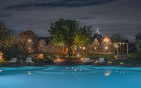 Trulli Experience, Pool, Monopoli: Estate, Notte, Piscina, Paesaggio Di Illuminazione, Crepuscolo, Sera, Giardino, Hacienda, Landscaping, Cortile