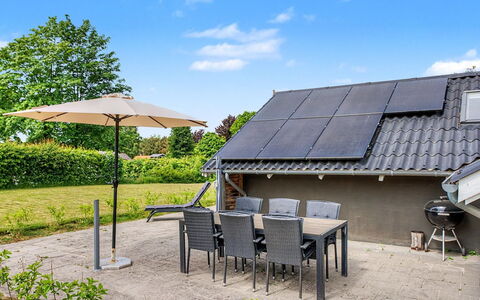 Hielm - 490M from the Sea: Energia Solare, Energia Solare, Mobili Da Esterno, Sedia, Tavolo Esterno, Shade, Terrazza, Vaso Di Fiori, Giardino