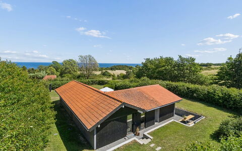 Karlotta - 500M from the Sea: Tetto, Casa, Casa, Villetta, Estate, Shade, Agriturismo, Prato, Portico, Landscaping