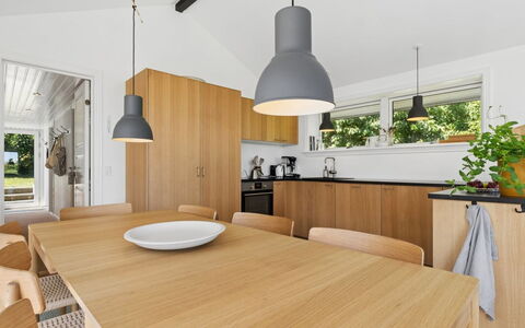 Karlotta - 500M from the Sea: Mobilia, Interior Design, Pavimentazione, Legna, Cucina, Lampada, Controsoffitto, Soffitto, Pavimento, Cucina & Sala Da Pranzo Tavolo