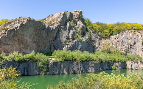 Karlotta - 500M from the Sea: Acqua, Corpo D'Acqua, Risorse Idriche, Montagna, Paesaggio Naturale, Alveo, Vegetazione, Roccia, Terreno