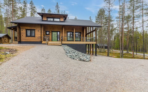 Villa Valoisa: Legna, Villetta, Casa, Casa, Porta, Latifoglie, Edifici Giardino, Color Legno, Log Cabin, Plank