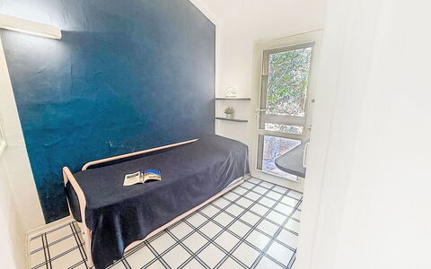 Pellicano: Pavimentazione, Pavimento, Interior Design, Mobilia, Appartamento, Camera, Soffitto, Camera Da Letto, Letto, Bedding