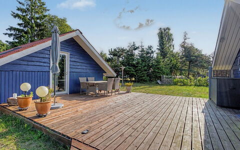 Lycka - 700M from the Sea: Legna, Casa, Portico, Deck, Latifoglie, Tetto, Color Legno, Pavimento In Legno, Eco Hotel