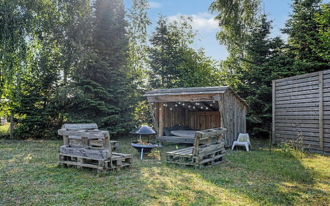 Lycka - 700M from the Sea: Legna, Casa, Portico, Deck, Latifoglie, Tetto, Color Legno, Pavimento In Legno, Eco Hotel