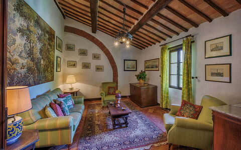 Medieval Castle Living: Vineyards, Swimming Pool &: Parete, Mobilia, Interior Design, Casa, Cornice, Camera, Soffitto, Sedia, Soggiorno, Villa