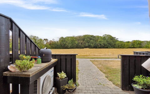 Ruse - 6Km from the Sea: Lotto, Portico, Deck, Mobili Da Esterno, Latifoglie, Recinzione, Giardino, Backyard, Prato, Cortile