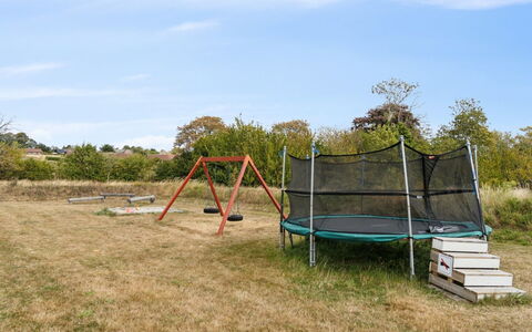 Ruse - 6Km from the Sea: Trampolino, Trampolino - Macchine E Materiali, Plain, Attrezzatura Giochi All'Aperto, Lotto, Netto, Shade, Trampolining, Prato, Giardino