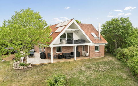 Cyrill - 2Km from the Sea: Mobilia, Legna, Interior Design, Pavimentazione, Pavimento, Sedia, Camera, Soffitto, Soggiorno, Appartamento