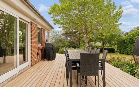 Cyrill - 2Km from the Sea: Mobilia, Legna, Interior Design, Pavimentazione, Pavimento, Sedia, Camera, Soffitto, Soggiorno, Appartamento
