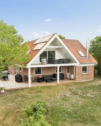 Cyrill - 2Km from the Sea