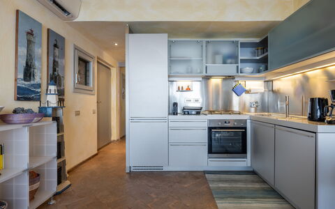 Stella Marina Apartment with Pool, Porto Santo Ste: Cucina, Elettrodomestico Da Cucina, Controsoffitto, Apparecchio Major, Interior Design, Pavimentazione, Elettrodomestico, Cabinetry, Mobilia, Cucina Stufa