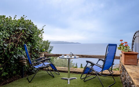 Stella Marina Apartment with Pool, Porto Santo Ste: Blu, Mobilia, Mobili Da Esterno, Mare, Estate, Costiera E Morfologie Oceanic, Oceano, Costa, Sedia, Tavolo Esterno