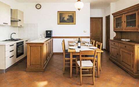 Casa Laura: Interior Design, Mobilia, Pavimentazione, Legna, Cabinetry, Soffitto, Pavimento, Controsoffitto, Camera, Cucina
