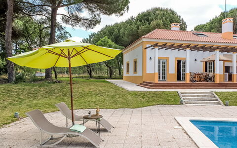 Villa Dos Sobreiros: Casa, Portico, Estate, Porta, Agriturismo, Prato, Villetta, Piscina, Giardino, Cortile