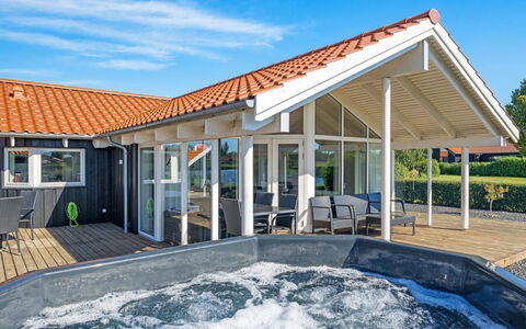 Østmar - 1.3Km from the Sea: Piscina, Mobili Da Esterno, Ricorrere, Tempo Libero, Materiale Composito, Shade, Eco Hotel, Sedia, Deck, Estate
