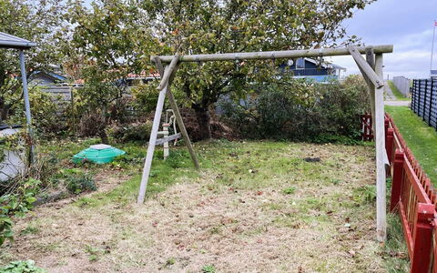 Ginger - 50M from the Sea: Tetto, Casa, Casa, Villetta, Porta, Raccordo, Deck, Portico, Plank, Latifoglie