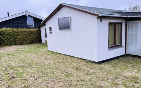 Ginger - 50M from the Sea: Tetto, Casa, Casa, Villetta, Porta, Raccordo, Deck, Portico, Plank, Latifoglie