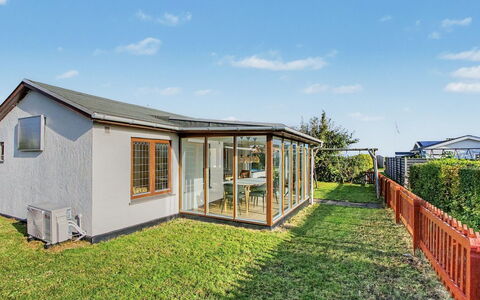 Ginger - 50M from the Sea: Villetta, Lotto, Log Cabin, Riva, Serbatoio, Capannone, Edifici Giardino, Suono, Woodland