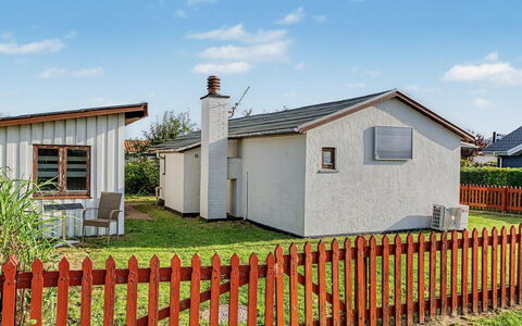 Ginger - 50M from the Sea: Villetta, Lotto, Log Cabin, Riva, Serbatoio, Capannone, Edifici Giardino, Suono, Woodland