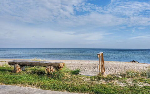 Ginger - 50M from the Sea: Villetta, Lotto, Log Cabin, Riva, Serbatoio, Capannone, Edifici Giardino, Suono, Woodland
