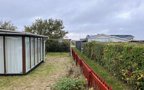 Ginger - 50M from the Sea: Tetto, Arbusto, Lotto, Casa, Giardino, Prato, Villetta, Backyard, Cortile, Edifici Giardino