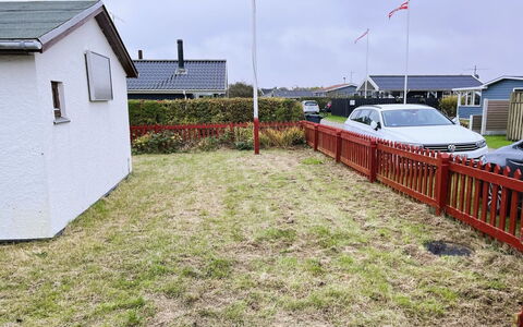 Ginger - 50M from the Sea: Recinzione, Lotto, Home Scherma, Villetta, Steccato, Giardino, Prato, Backyard, Cortile, Landscaping