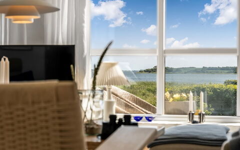 Jurien - 50M to the Fjord: Mobilia, Legna, Interior Design, Pavimentazione, Pavimento, Sedia, Camera, Soffitto, Soggiorno, Appartamento