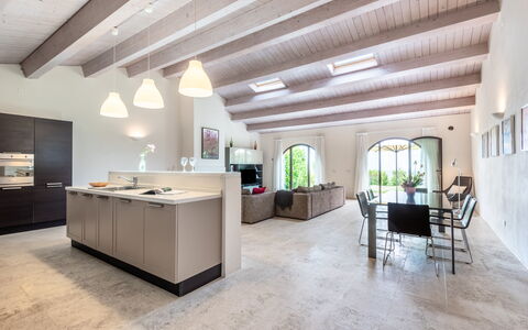 Cignella Resort: Interior Design, Pavimentazione, Mobilia, Soffitto, Legna, Pavimento, Lampada, Illuminazione, Cucina, Architettura