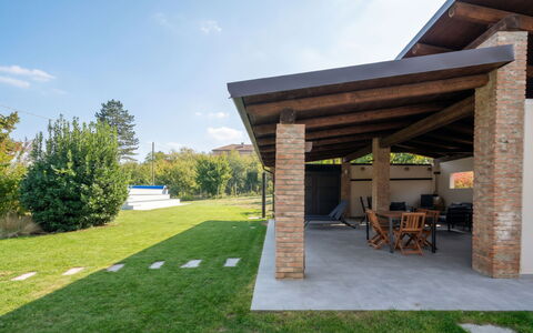 Cuadrat: Shade, Struttura Esterna, Giardino, Prato, Backyard, Calcestruzzo, Colonna, Estate, Brick, Landscaping